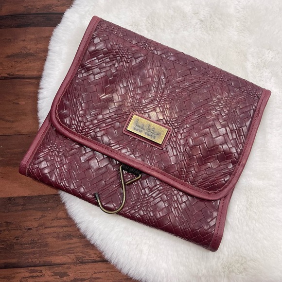 Nicole Miller N.Y. Fold Open Cosmetic‎ Travel Bag Maroon - Picture 1 of 9